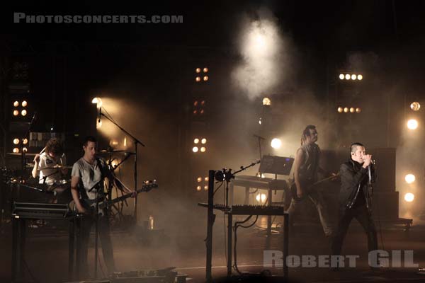 NINE INCH NAILS - 2009-07-31 - PAREDES DE COURA (Portugal) - Praia do Tabuao - 